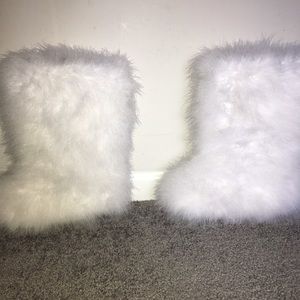 Furry Boots (White)